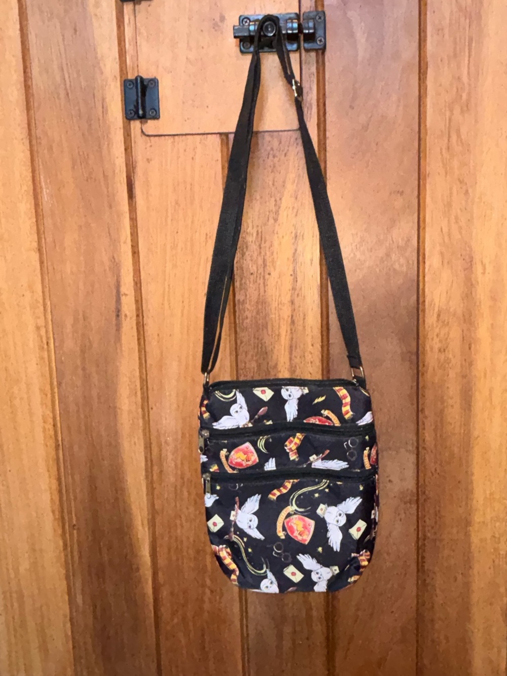 Harry Potter Black Crossbody Bag with Owl & Crest Print
